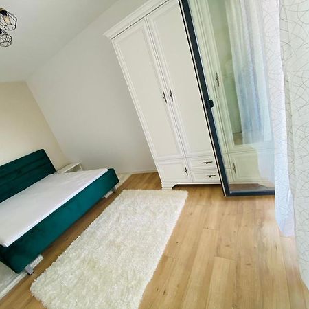 Dreamhill1 Apartment Oradea Exterior photo